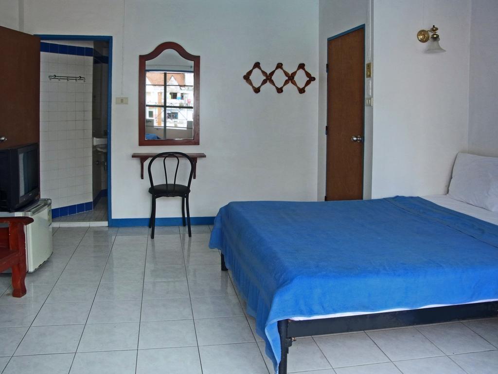 Niku Guesthouse Patong Exterior photo