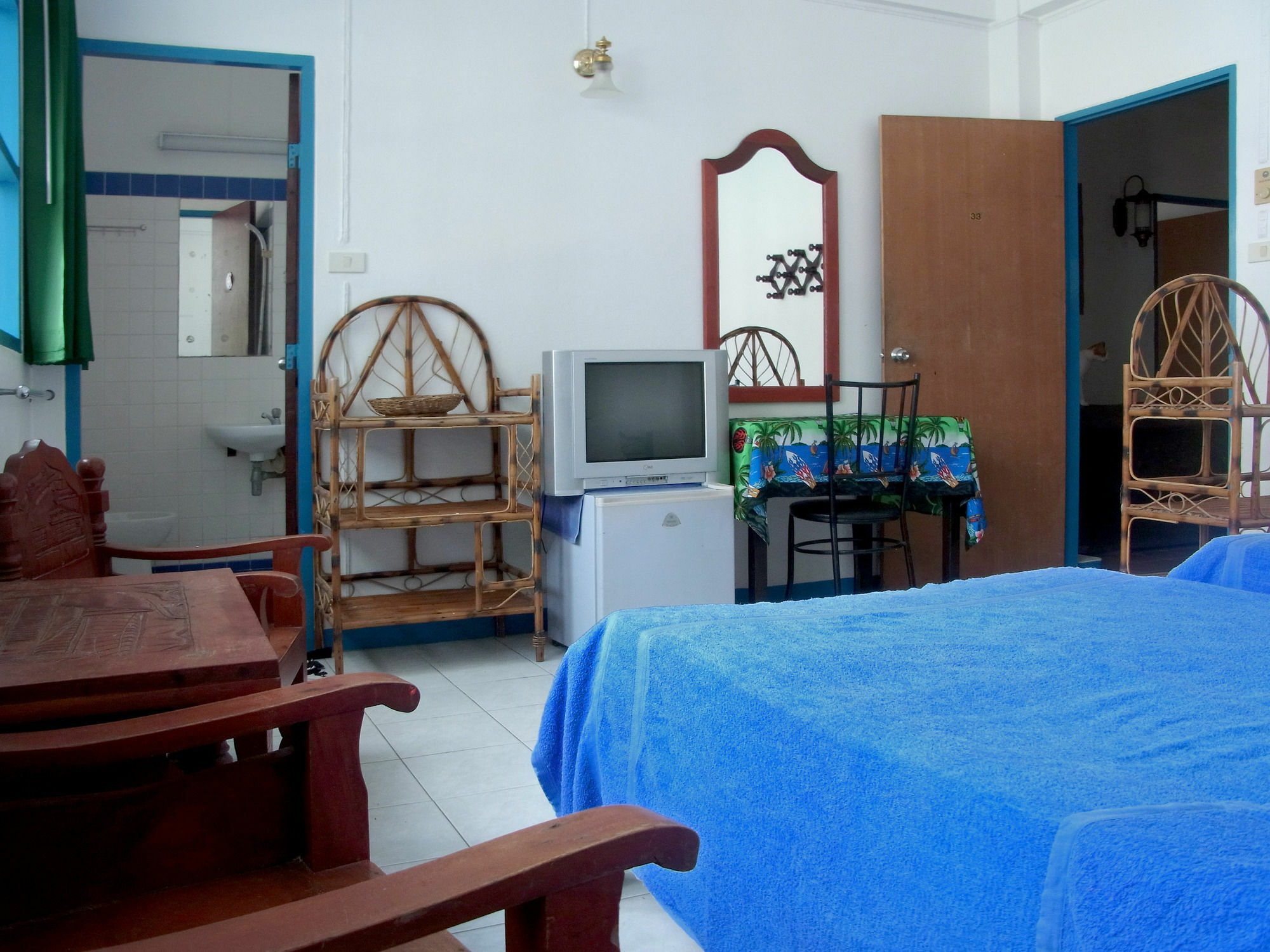 Niku Guesthouse Patong Exterior photo