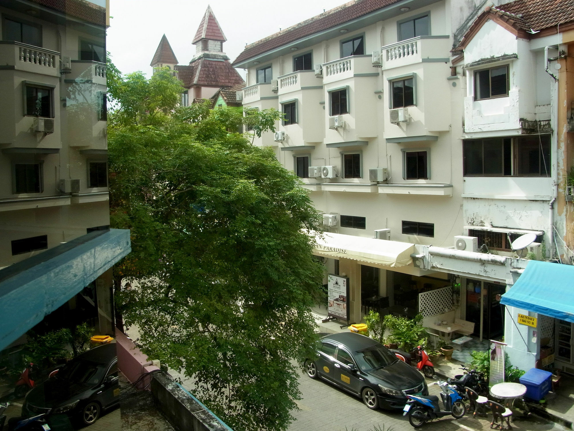 Niku Guesthouse Patong Exterior photo
