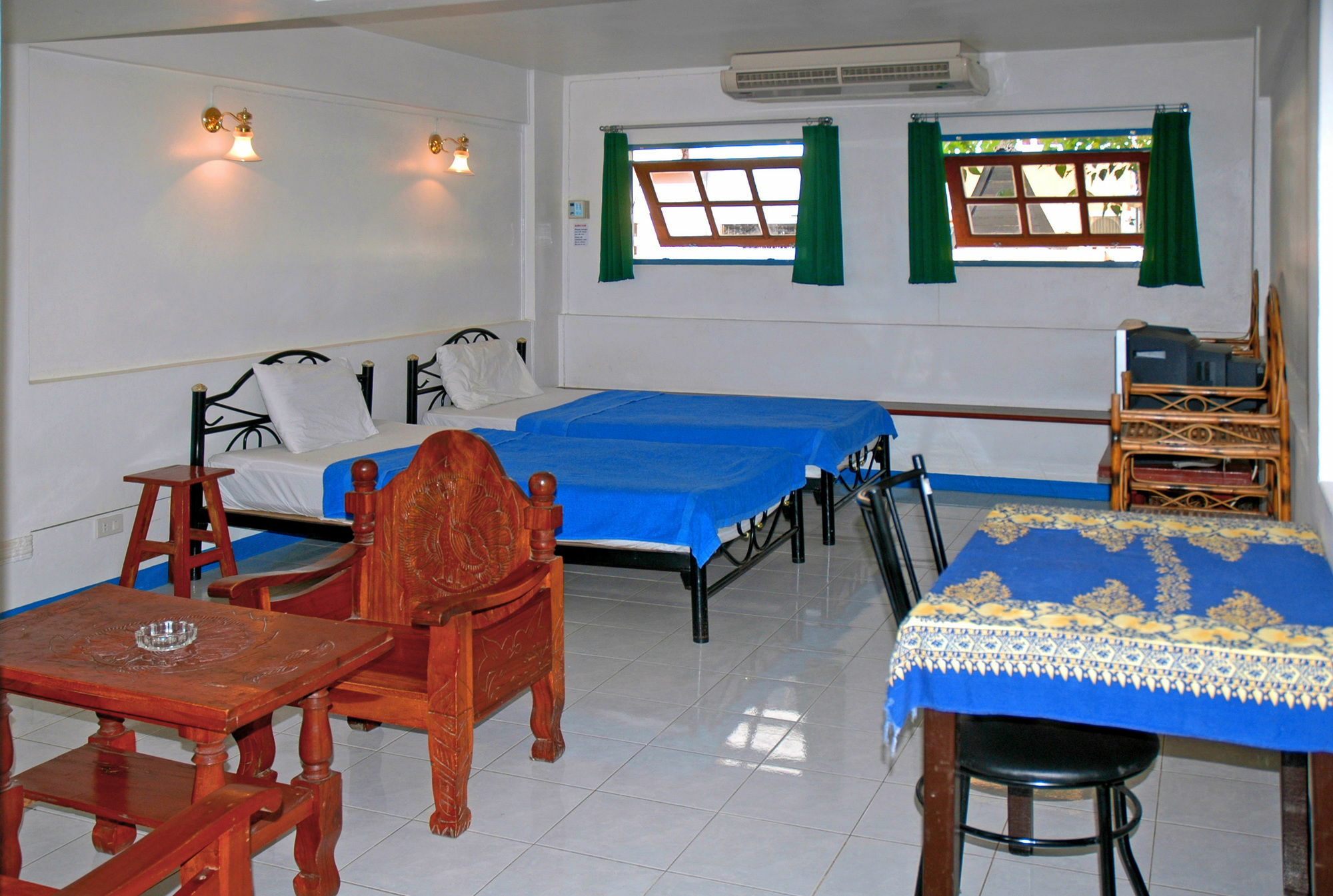 Niku Guesthouse Patong Exterior photo